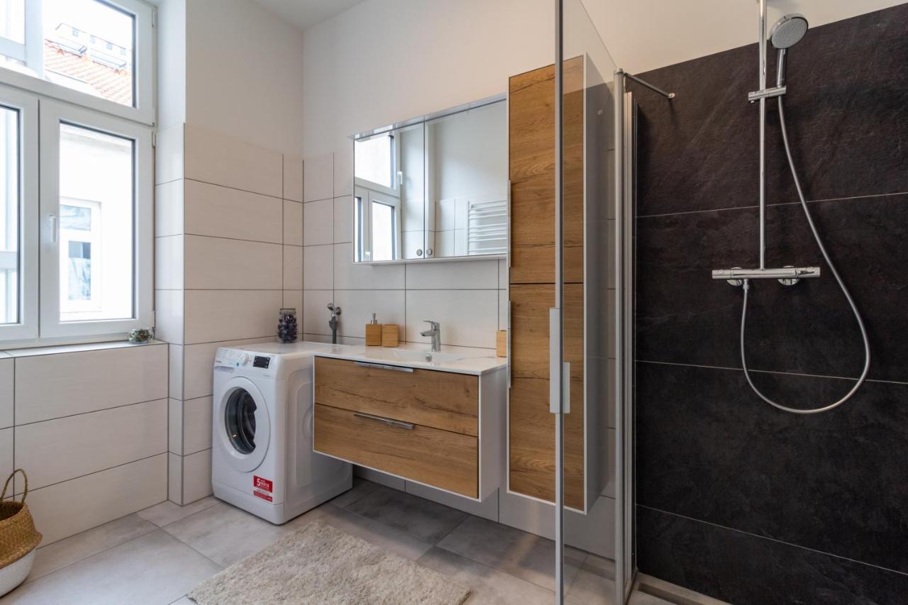 Appartement Cozy, Generous - 10 Min To City-centre - Contactless 24h Check-in