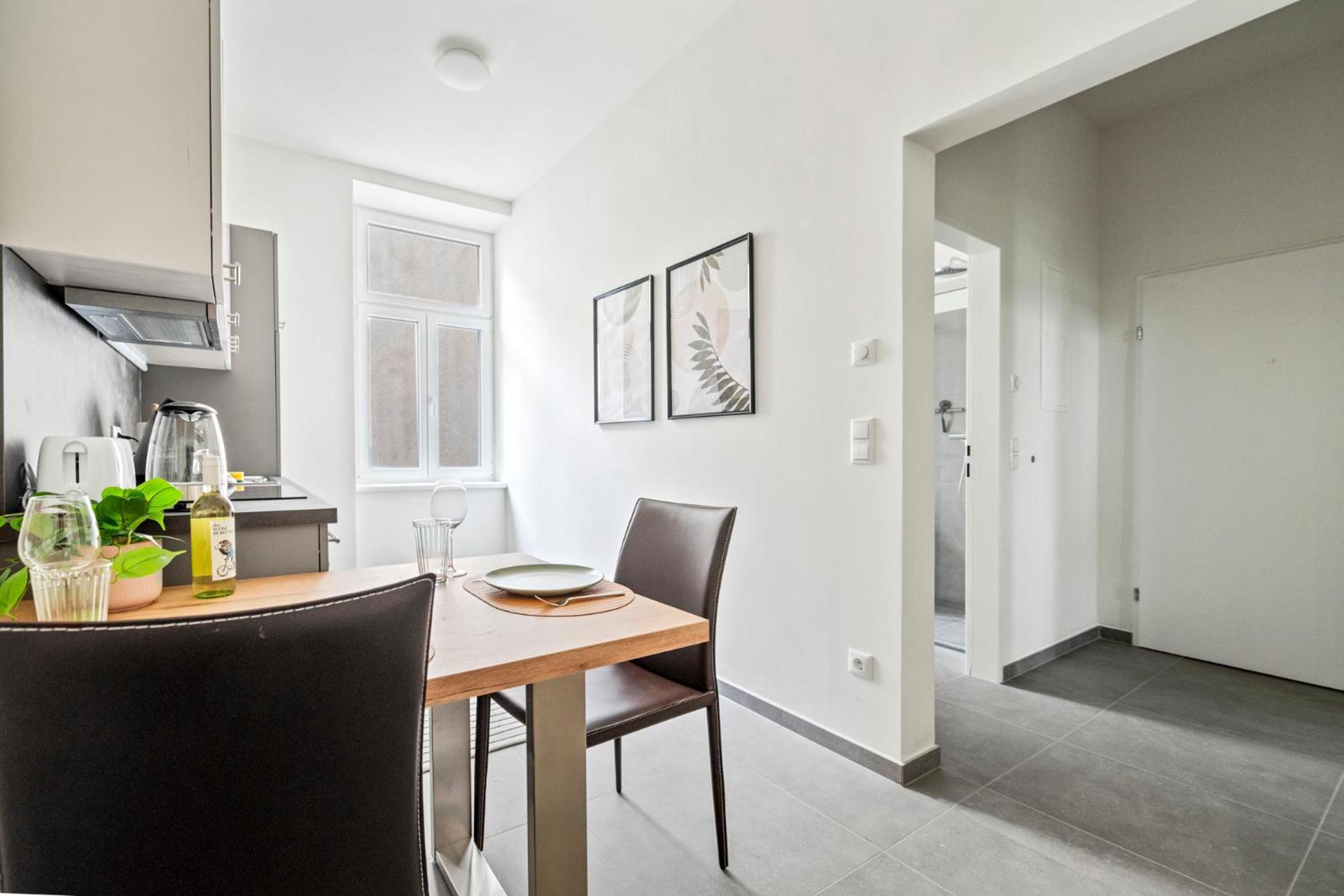 Cozy, Generous - 10 Min To City-centre - Contactless 24h Check-in Appartement Vienne