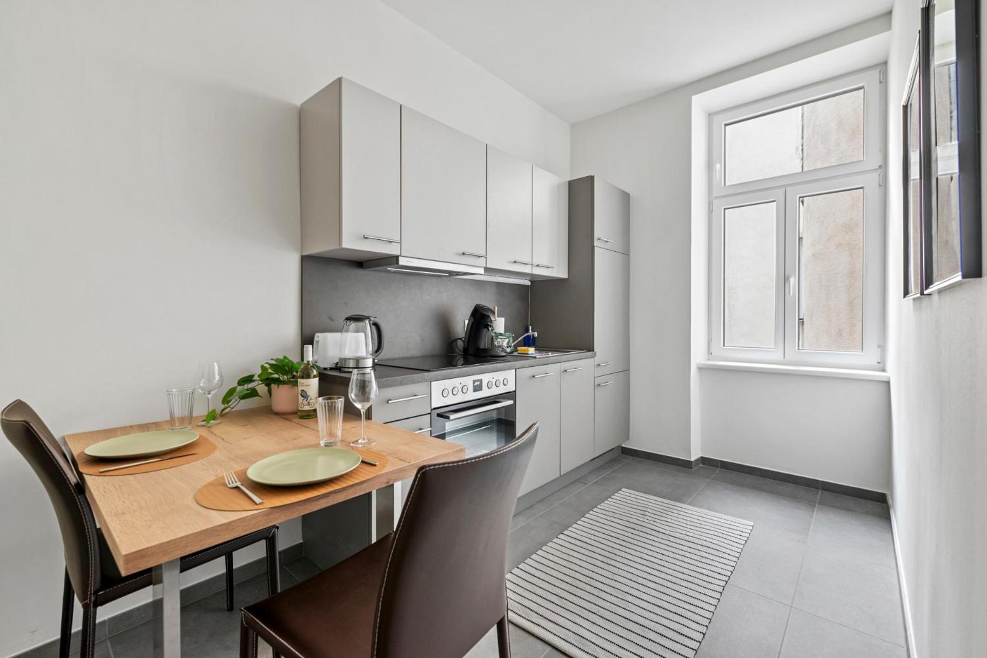 Cozy, Generous - 10 Min To City-centre - Contactless 24h Check-in Appartement Vienne