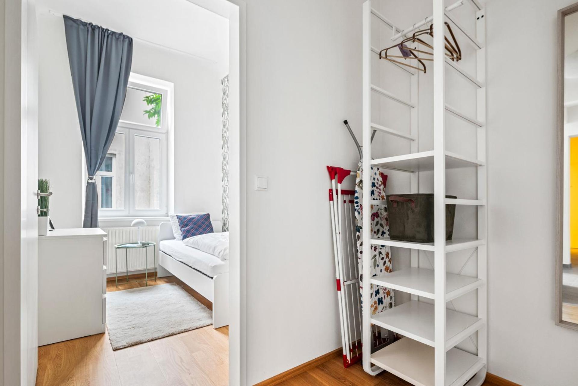 Appartement Cozy, Generous - 10 Min To City-centre - Contactless 24h Check-in